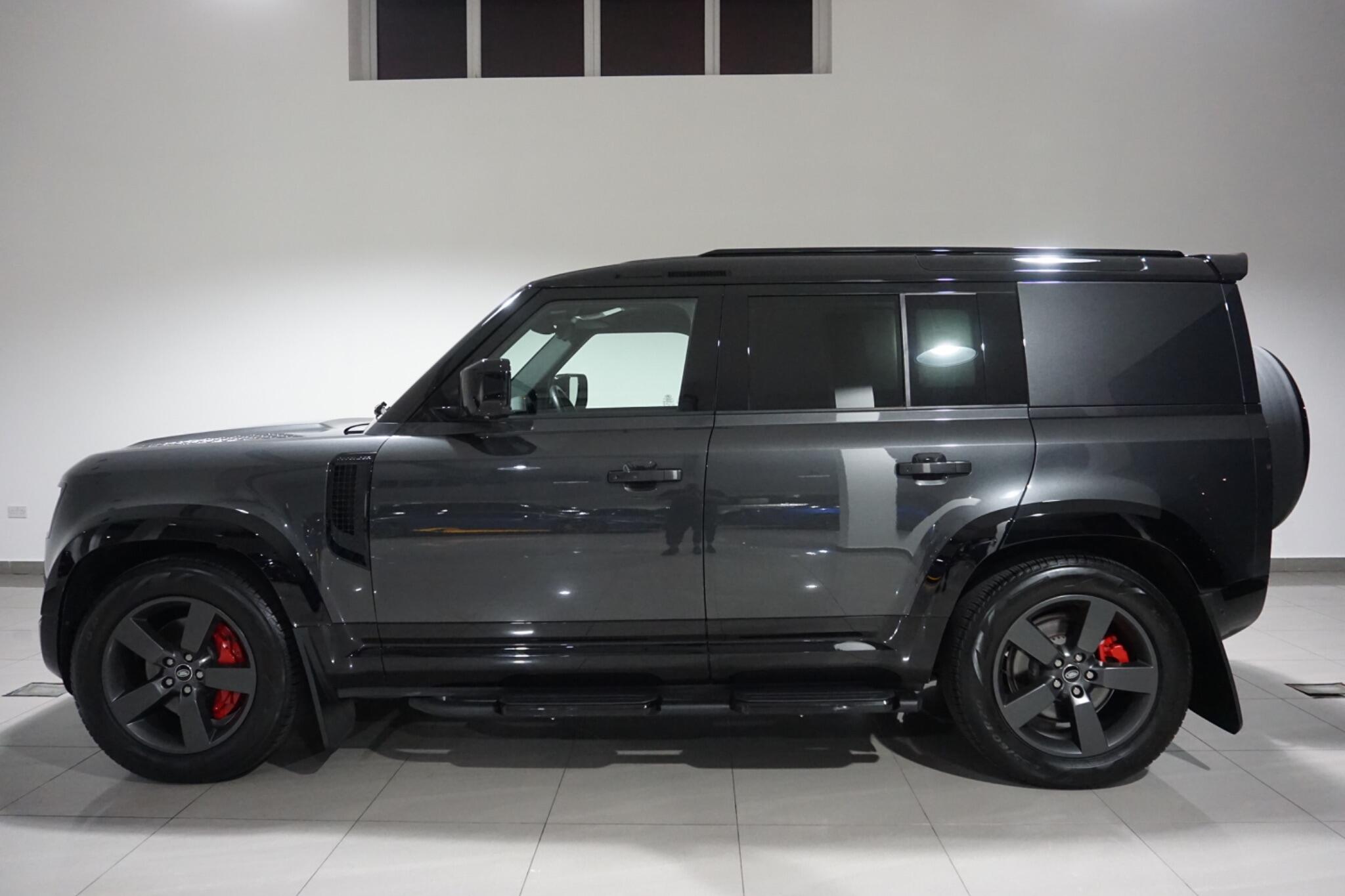 Land Rover Defender 110 3.0 D300 MHEV X-Dynamic HSE Hard Top SUV Auto 4WD MWB Euro 6 (s/s) 5dr